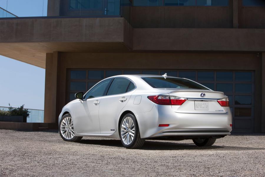  Lexus ES300h 2012 года  (фото 26 из 44)